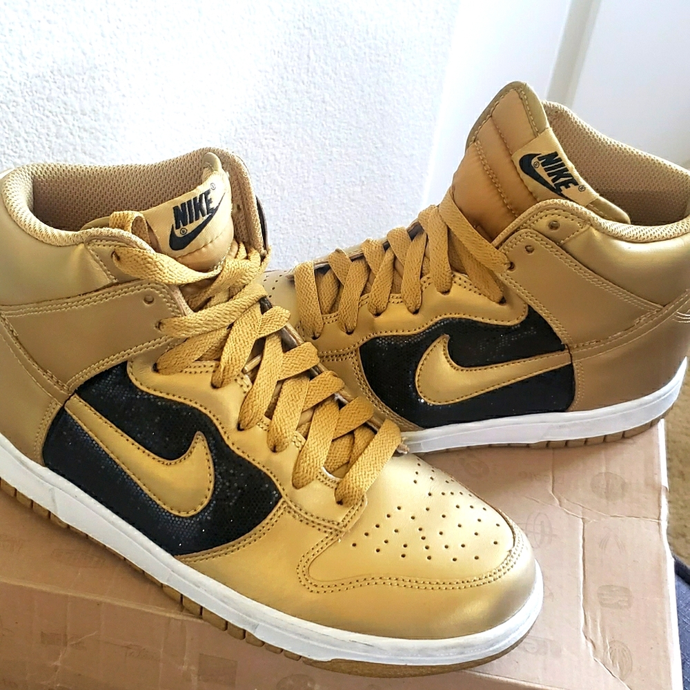 Womens Nike Dunk High